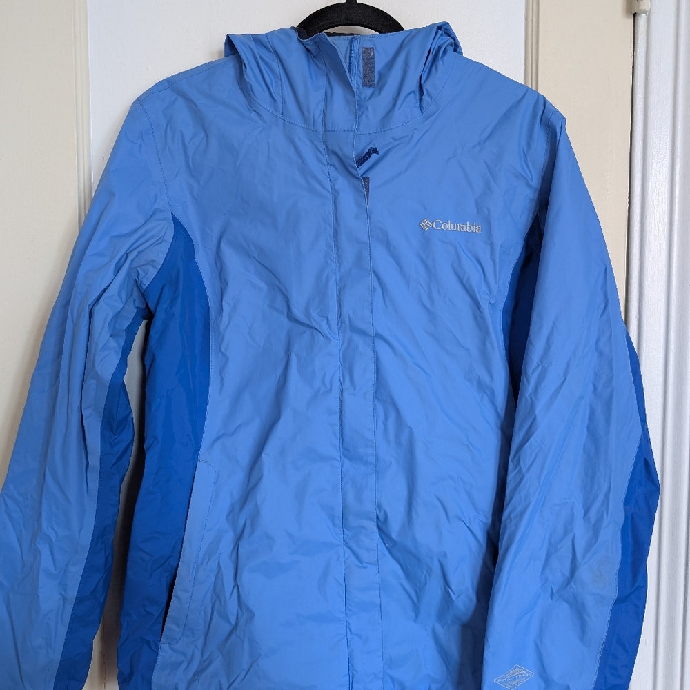 Columbia Blue/Navy Packable Jacket with Mesh Lining